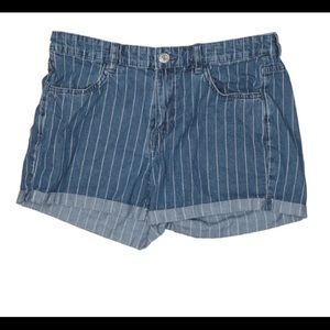 H&M regular waist shorts